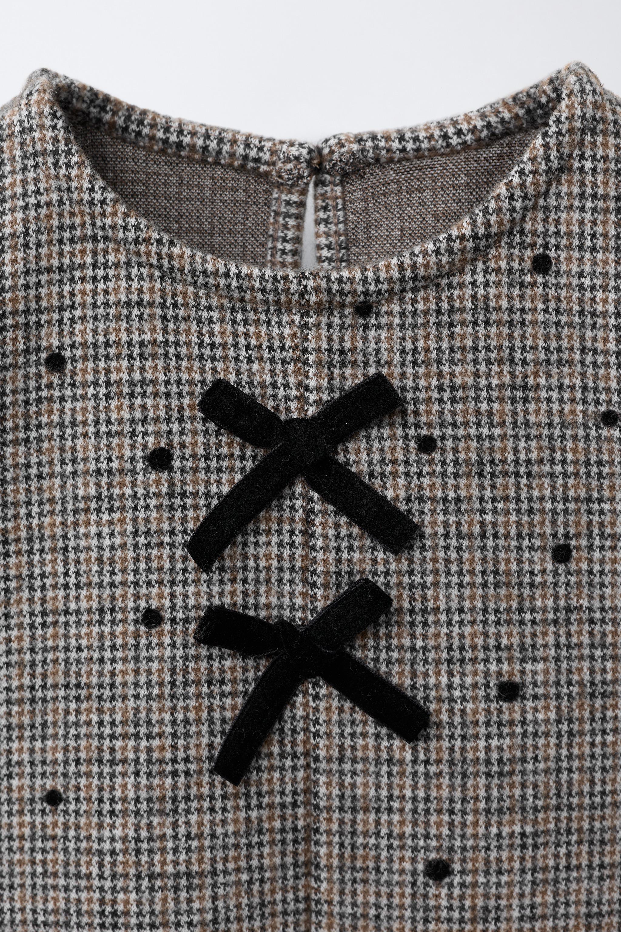 ROBE PIED-DE-POULE À POIS FLOQUÉS ET LACETS